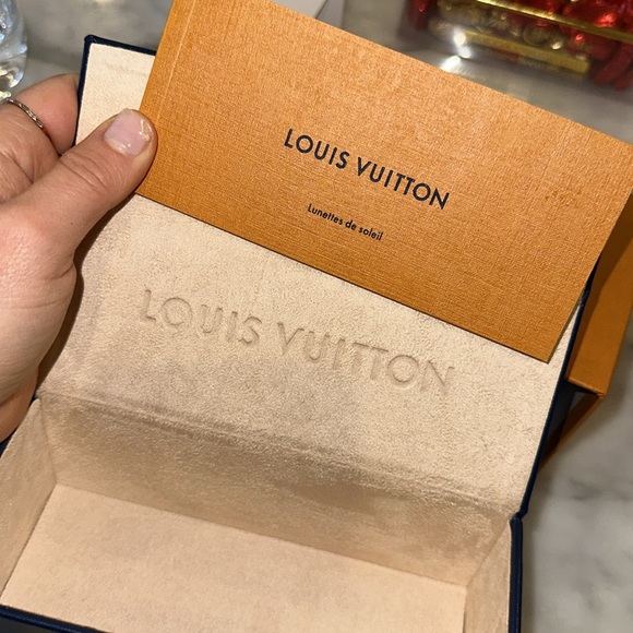 *Brand New Authentic* Louis Vuitton LV Pilot Sunglasses - Picture 12 of 15